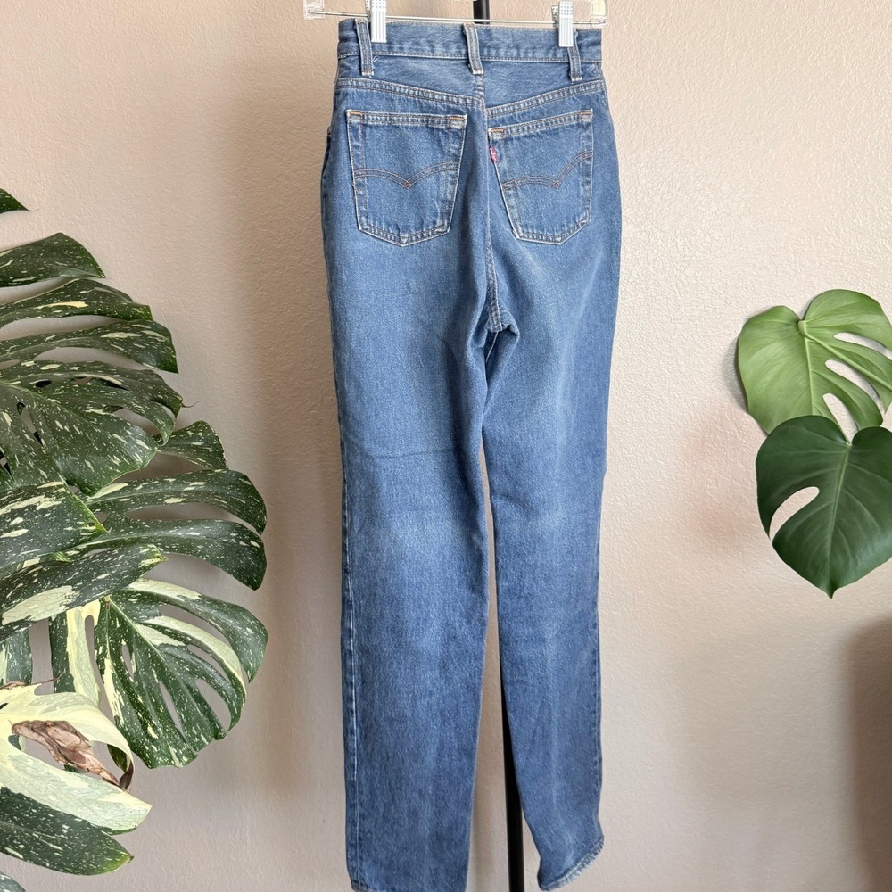 Vintage 80s Levis 501 Series Straight Leg Jeans USA Blue Womens Size 3x32